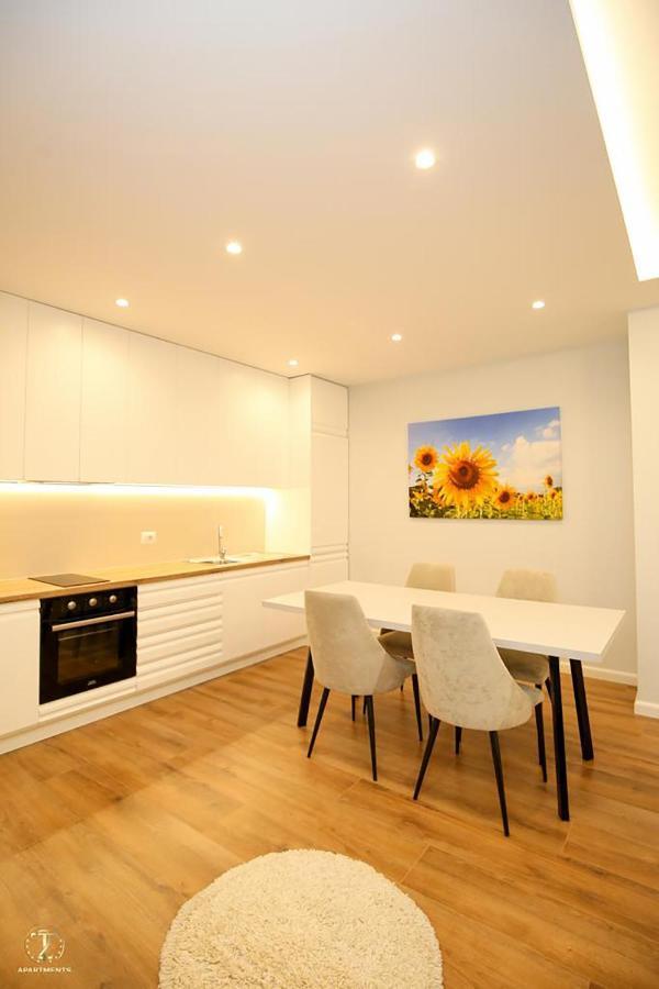 Vlorë T2 City Apartments מראה חיצוני תמונה
